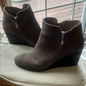 Women's Suede Wedge Ankle Boots - Brown